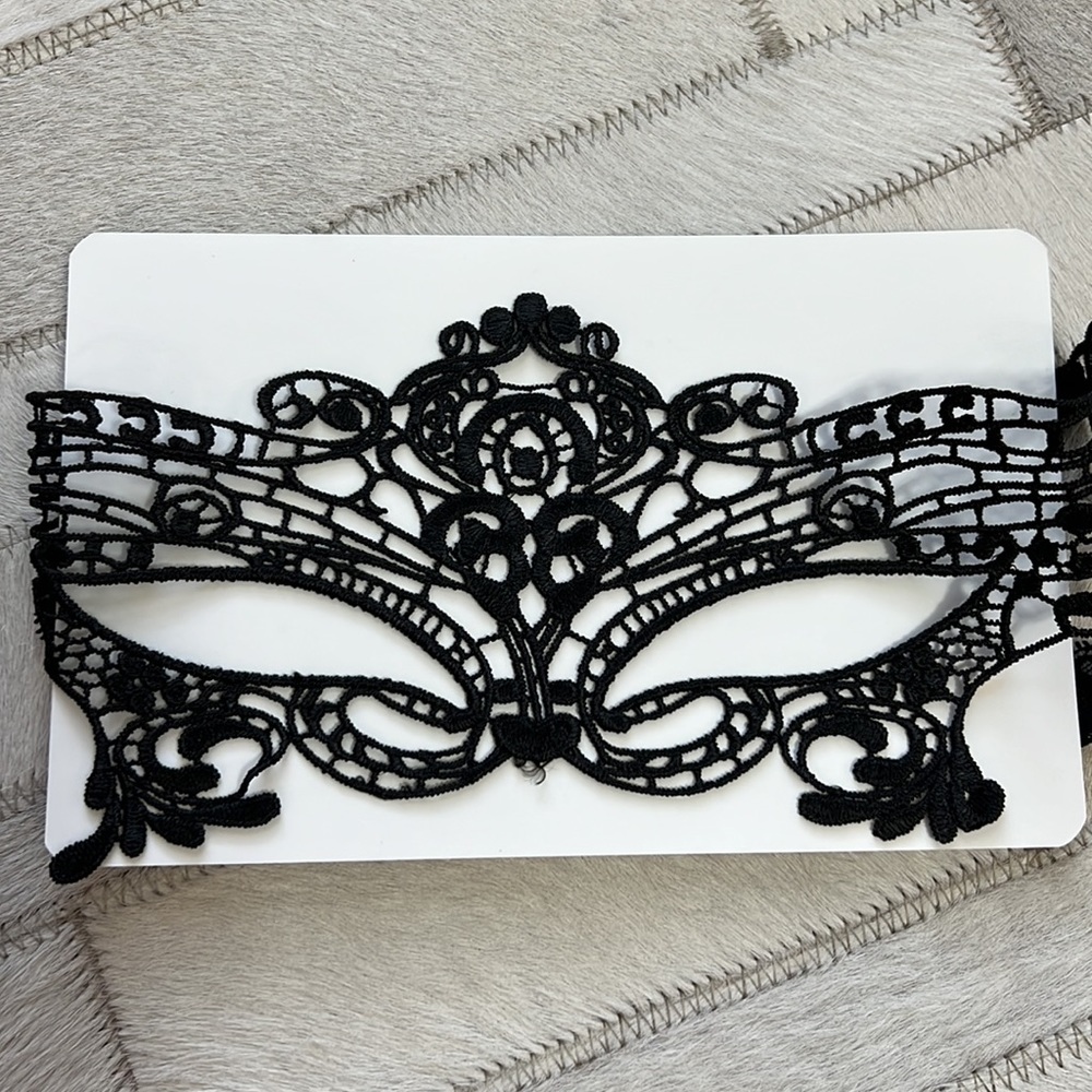 Embroidered Venice Mask - Picture 5 of 5